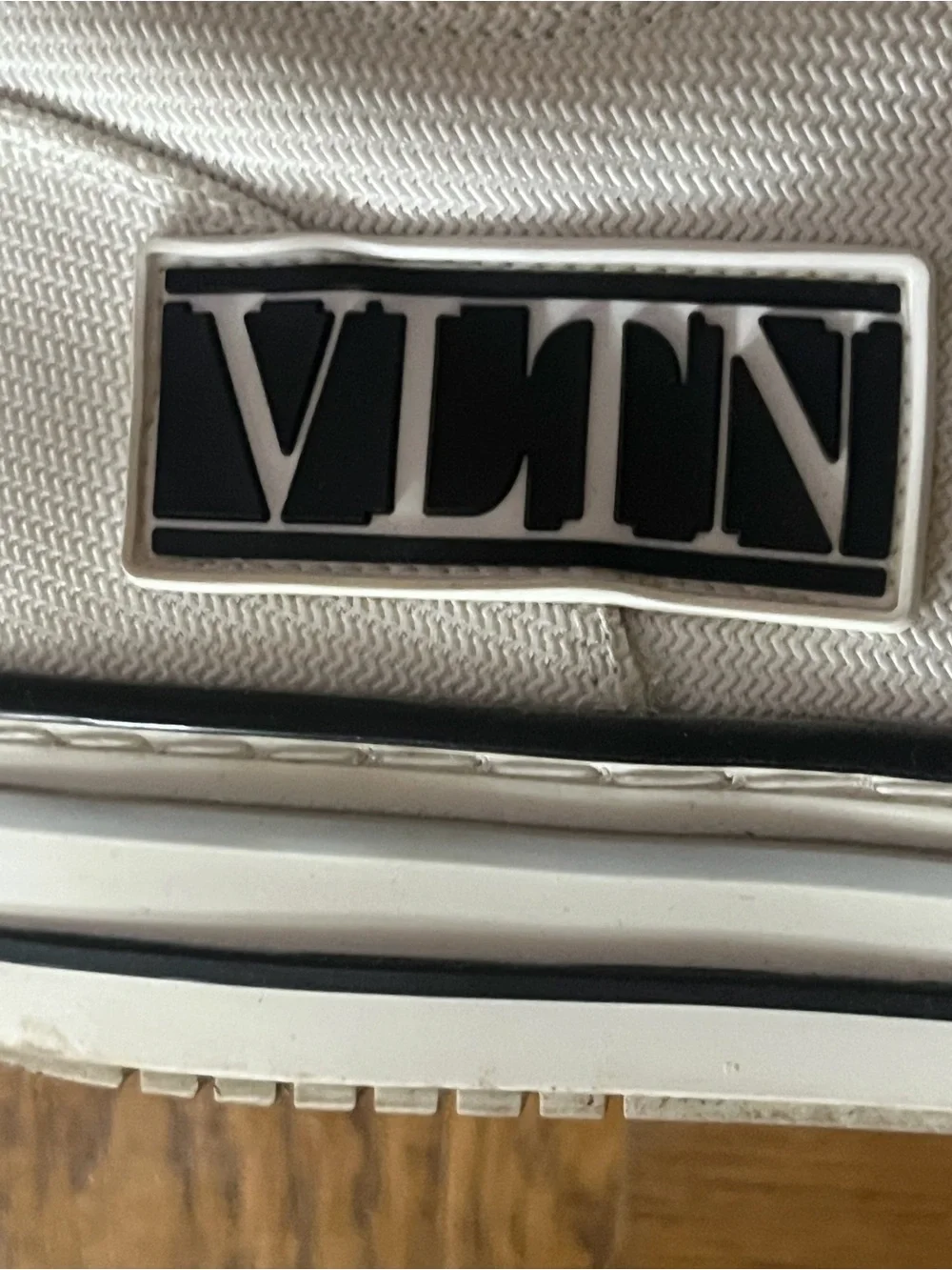 Valentino classic low